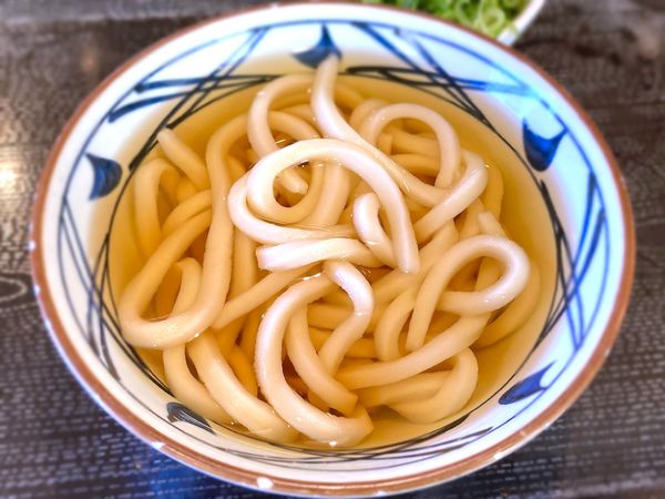 「かけうどん(並)¥273」@丸亀製麺 三郷店の写真