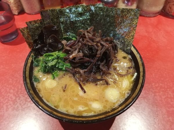 「ラーメン　700円きくらげ80円海苔100円」@厚木家の写真