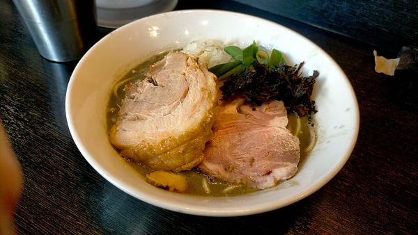 「濃厚中華そば900円＋厚切り豚200円」@陽はまたのぼるの写真