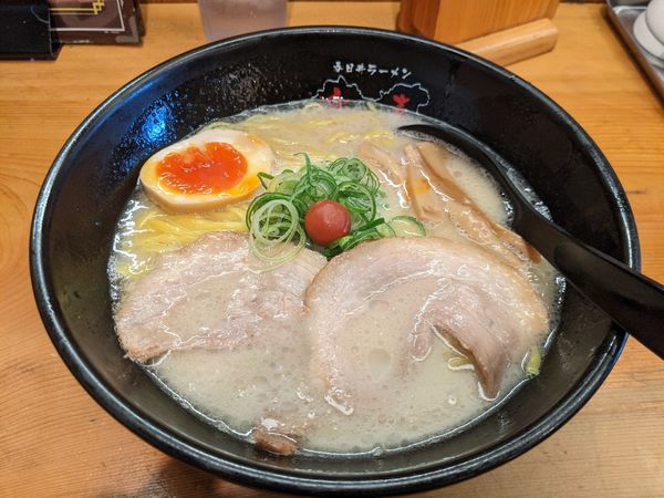 「塩とんこつ　800円+大盛り100円」@春日井ラーメン 楽喜 本店の写真