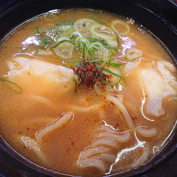 「濃厚えび味噌ワンタンメン363円他」@スシロー 佐野大橋店の写真