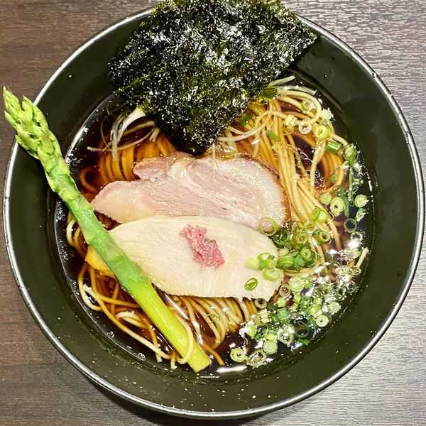 「鶏淡麗 醤油らぁ麺 ¥800円」@らぁ麺 鬼滅の桜の写真