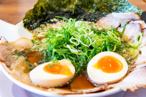 「特製醤油全部のせラーメン」@京都北白川ラーメン 魁力屋 イオンモール木更津店の写真