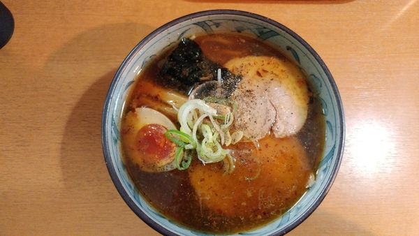 「醤油らーめん」@焦がしねぎらーめん 葱次郎 大宮西口店の写真