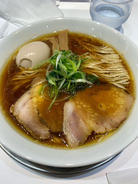 「醤油ラーメン＋味玉アローカナ」@上方レインボーの写真