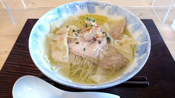 「【昼】わんたん入り塩らぁ麺+肉わんたん」@Ramen FeeLの写真