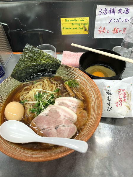 「牡蠣出汁醤油ラーメン＋牡蠣ソース×2」@覆麺 智の写真