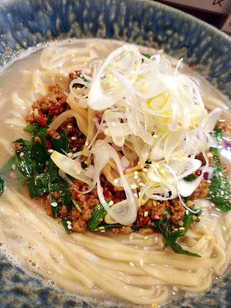 「豚骨台湾あえ麺 辛」@麺や ひなた 塚口店の写真