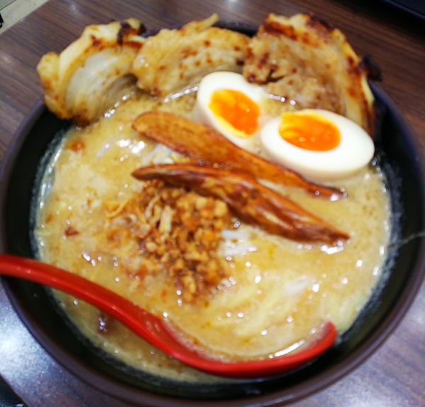 「北海道味噌、炙りチャーシューラーメン」@麺場 田所商店 越谷レイクタウン店の写真