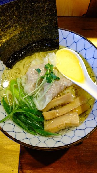 「透明醤油ラーメン　850円」@アンドレカンドレラーメンの写真