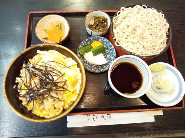 「親子丼（ミニ）そばセット￥850」@横濱そば処 江戸藤の写真