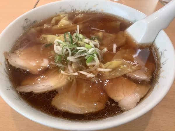 「チャーシュウワンタンメン　850円」@源来軒の写真