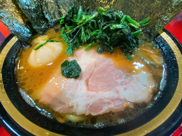 「並¥700、味玉¥70、海苔¥80、れんそう¥70」@家系ラーメン とらきち家の写真