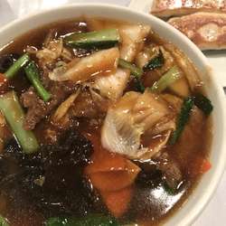 麻辣牛肉麺セット