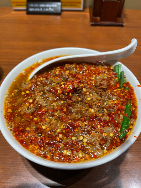 「元祖台湾ラーメン（肉増し、激辛）990円」@味仙 JR名古屋駅店の写真