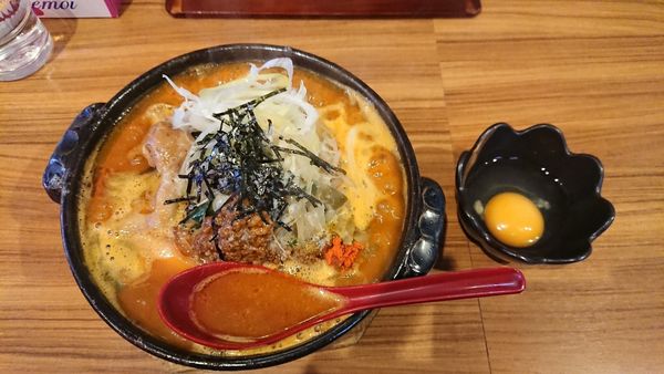 「肉野菜煮込みめん(大辛)＋野菜増し＋生卵」@麺屋 多伊夢の写真