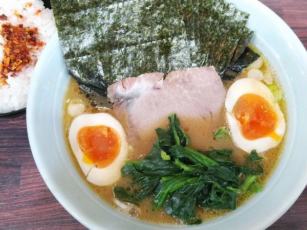 「のり玉ラーメン（中細麺）」@横浜家系ラーメン 家家家 錦糸町店の写真