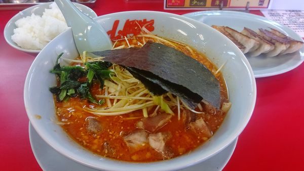 「お友達クーポン餃子」@ラーメン山岡家 大泉店の写真