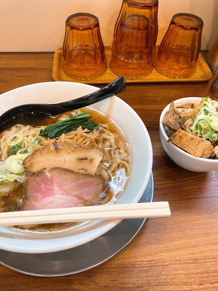 「醤油ラーマン+チャーシューご飯」@純手打ち だるまの写真