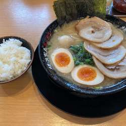 チャーシュー麺　油多め　ランチライス　ゆで卵トッピング