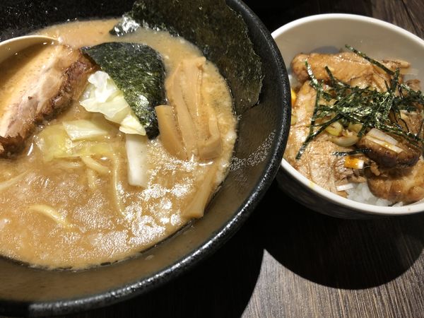 「ラーメン　チャーシュー丼」@ななほしの写真