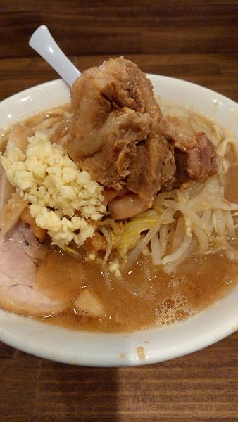「ラーメン(小)830円税込」@男気らーめん アカギの写真