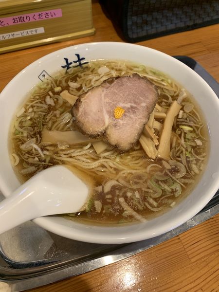 「ラーメン 中」@煮干しだし醤油ラーメン 桂の写真