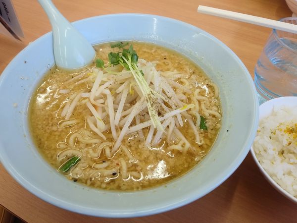 「みそラーメン+サービスライス」@くるまやラーメン 諏訪店の写真