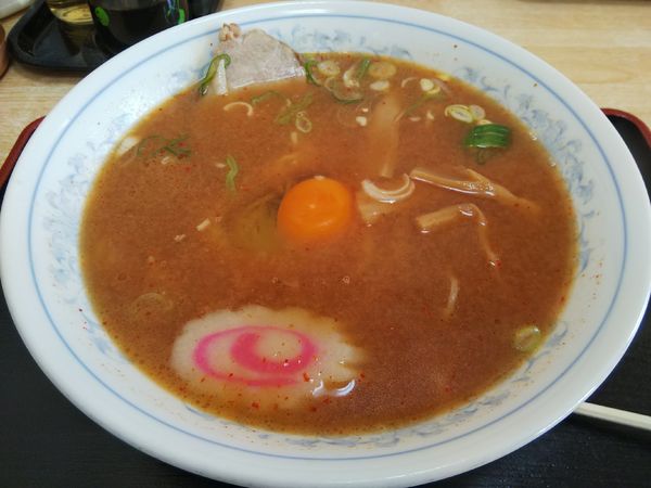 「辛みそ月見ラーメン」@福来家の写真