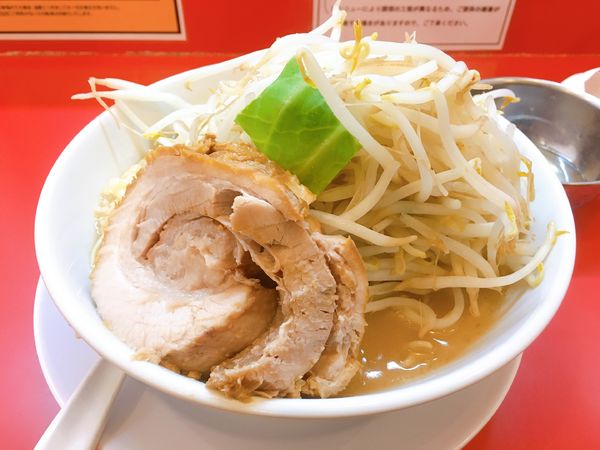 「ラーメン300g、生卵」@自家製麺 ダイサンの写真