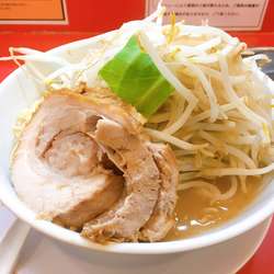 ラーメン300g、生卵