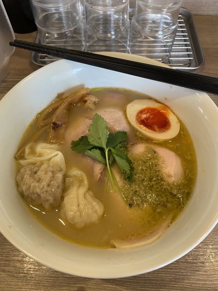 「三位一体（浅利×牡蠣×アンコウ）」@中華そば 和渦 TOKYOの写真