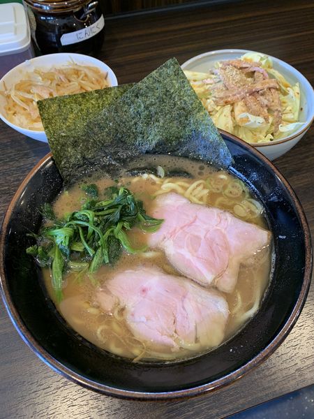 「濃厚豚骨らーめん並 キャベチャ もやチャー丼」@横浜らーめん 寿三家の写真