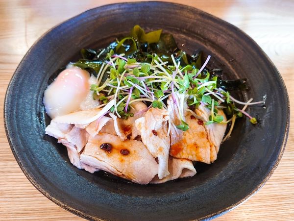 「豚バラとワカメの冷やし和えそば【限定-番外編】」@麺 㐂色の写真