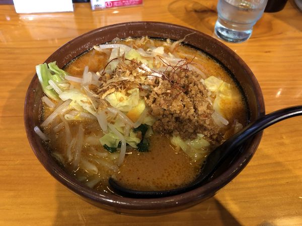 「北海道辛味噌野菜らーめん 低糖質＋大盛り」@麺場 田所商店 足立江北店の写真