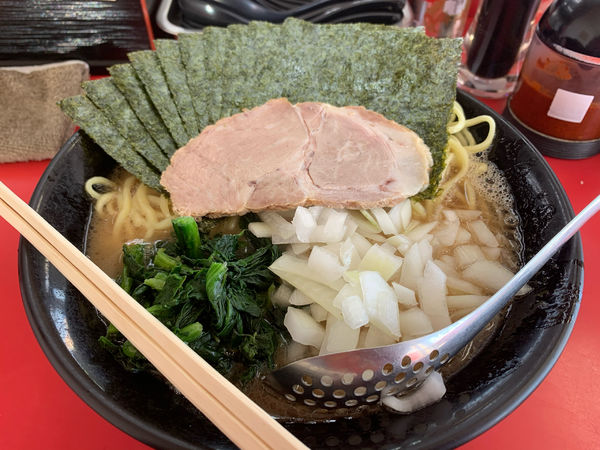 「海苔ラーメン中盛　タマネギトッピング」@武蔵家直系 ぼうそう家の写真