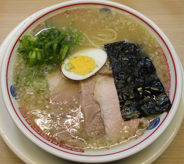 「淡口豚骨ラーメン　780円」@空ノ色 王子店の写真