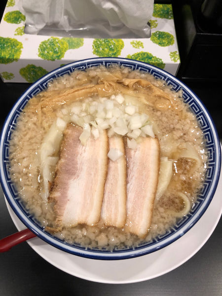 「背脂中華そば780円」@新潟発祥 なおじ 西新宿店の写真