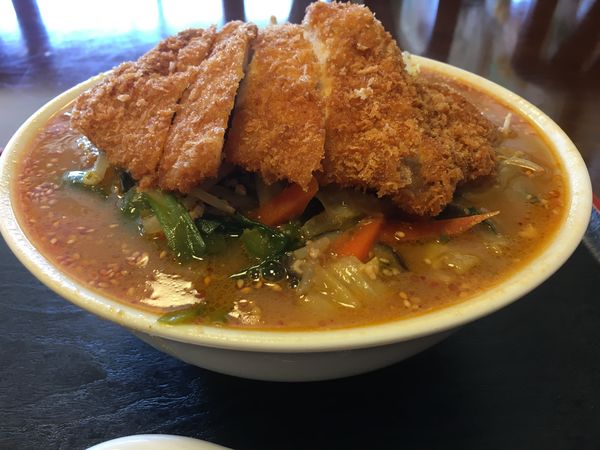 「とんかつみそラーメン(950¥)」@同気食堂の写真