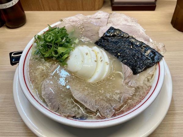 「特製淡口豚骨ラーメン＋替え玉」@空ノ色 王子店の写真