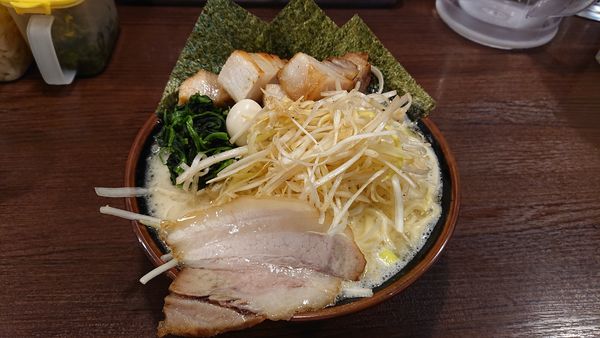 「塩ネギラーメン＋バラチャーシュー」@喜多見家 大田原店の写真