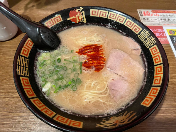 「ラーメン（980円）＋替え玉（250円）」@一蘭 六本木店の写真