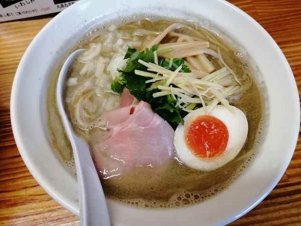 「マグロそば　850円」@中華そば よしかわの写真