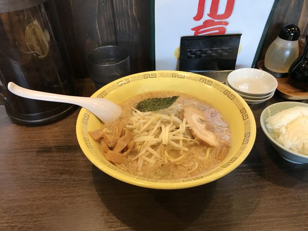 「中華麺＋特製餃子＋小ライス　1350円」@江川亭 南多摩店の写真