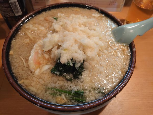 「中華 多油 玉ねぎ増785円 餃子580円 瓶ビール590円」@大むら食堂の写真