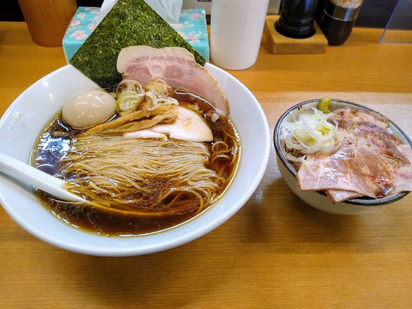 「中華そば 800円 チャーシュー丼 350円」@麺処ろくめいの写真