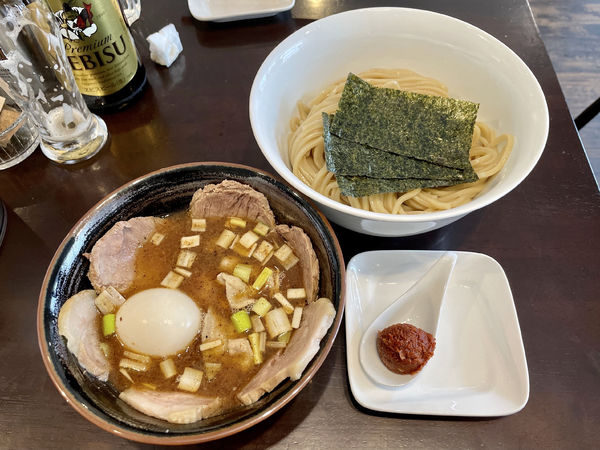 「プレミアムヱビス中瓶 → つけ麺＋特製トッピング＋辛みそ」@つけ麺 麦の香の写真