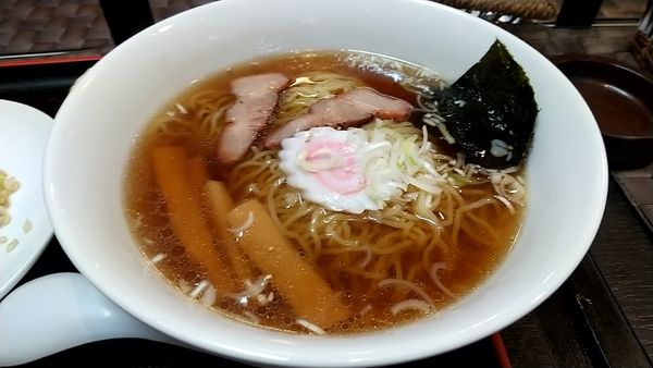 「ラーメン（半チャーハンのセットで９５０円）」@旬菜中華李白の写真