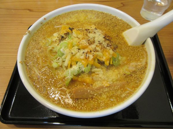 「みそカレー（８５０円）＋チーズ２１０円」@自家製麺 麺屋 虎治の写真