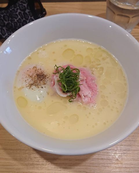 「白トリュフ香鶏白湯」@らーめんMAIKAGURAの写真